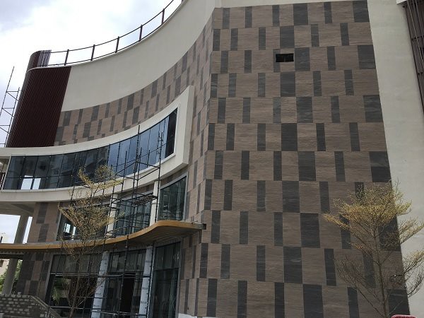 Phomi MCM Modified Clay Oasis Stone Multiple Shades Commercial Project