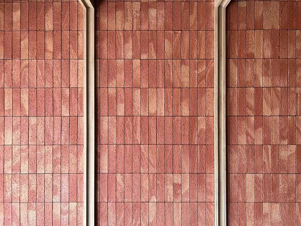 product-600-450 Phomi MCM R facing brick close shot