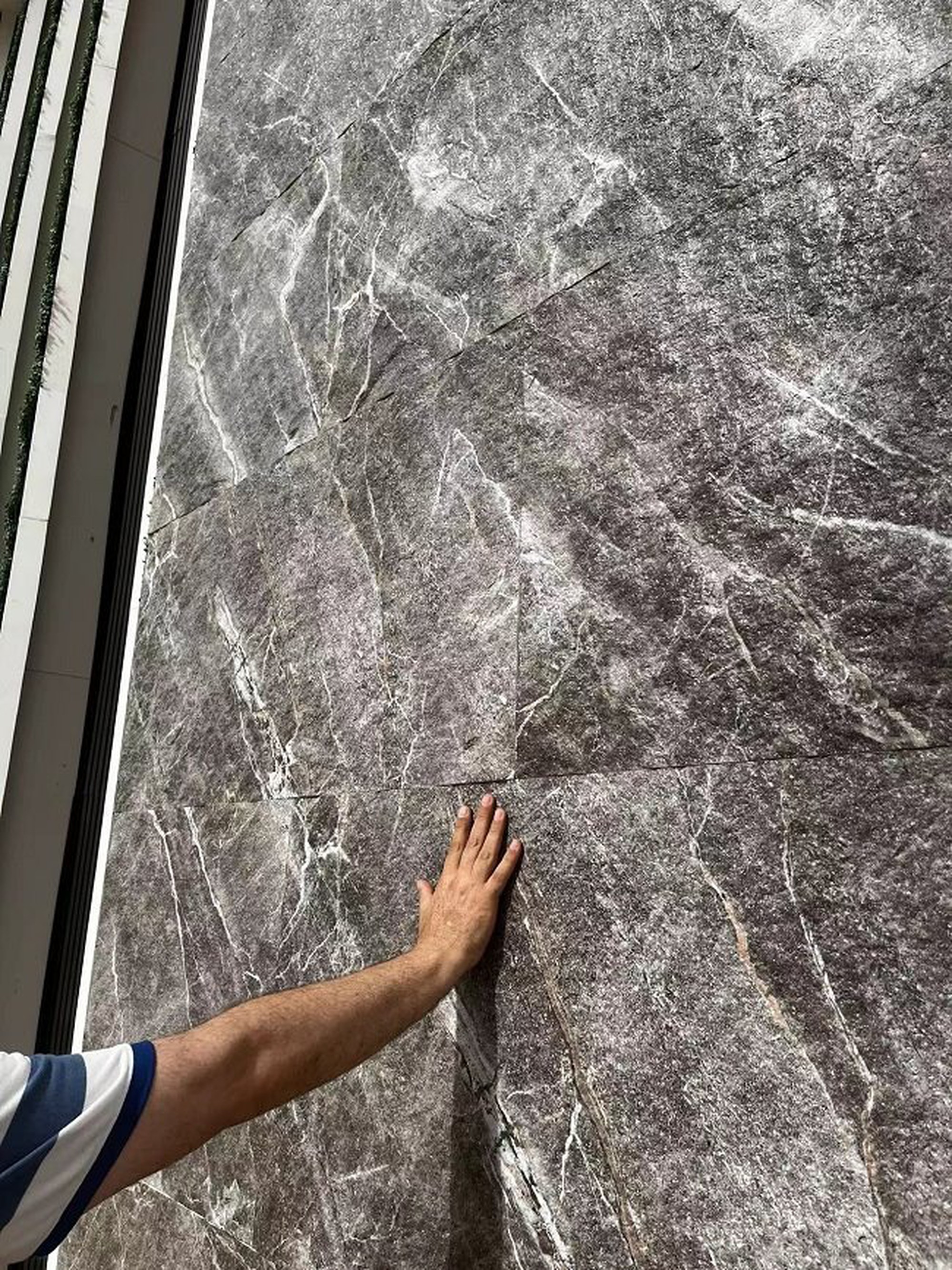MCM Econic Clay Granite Portoro MCM Econic Clay Granite Portoro